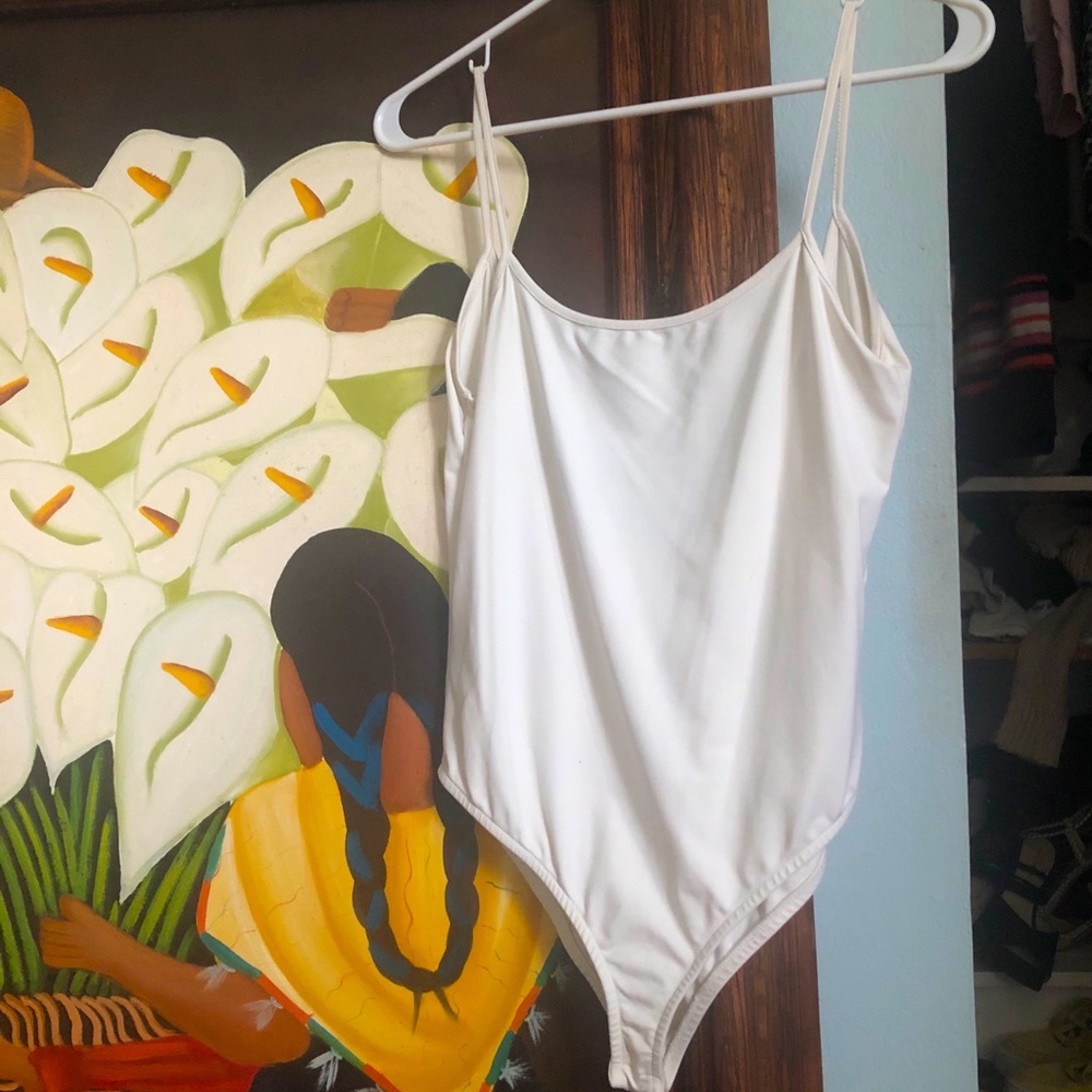 White Zara open back bodysuit✨
